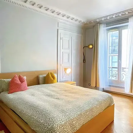 Un Grand 3p Haussmannien Situe A Cote Des Galeries Lafayette Apartment *